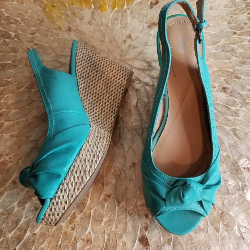 Apt 9 Aqua color Wedges sandals